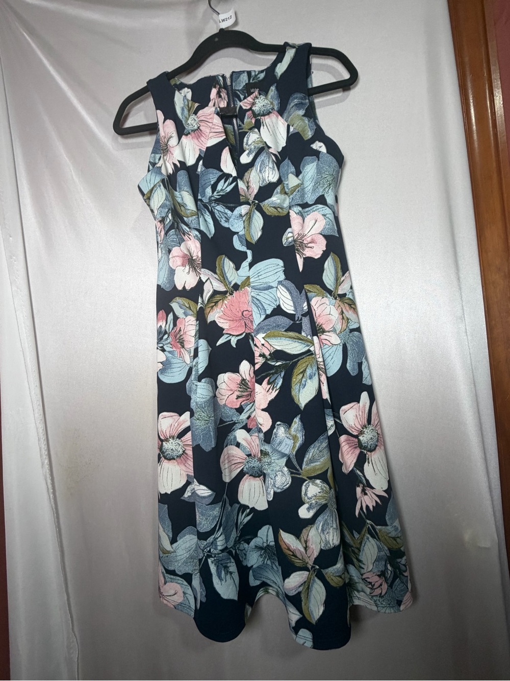 Claiborne Floral Fit & Flare Dress Navy Pink Sleeveless Size 6 CLW212G